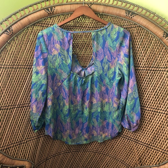 ☀️2/25 flows feather pattern top - Picture 3 of 4